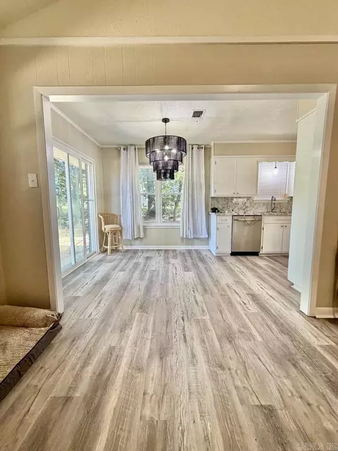 Dining - 7124 Camden Cutoff Rd, Pine Bluff, AR 71603 photo 1 of 3