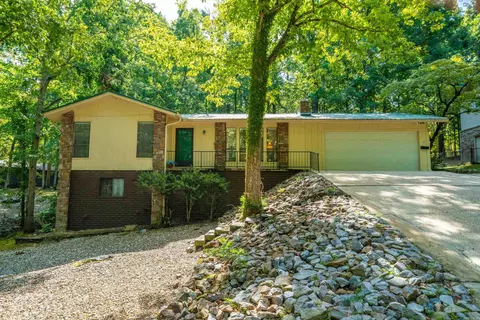 13 Carballo Ln, Hot Springs Village, AR 71909