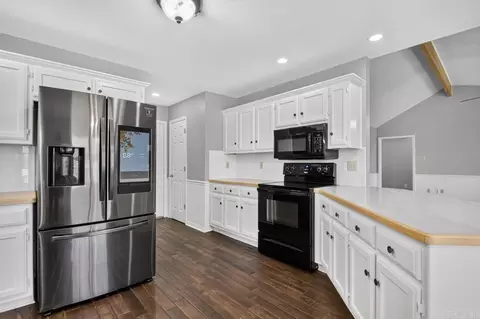 Kitchen - 10 Nevada Ln, Cabot, AR 72023 photo 2 of 2