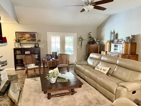 Living - 269 Valhalla, Edgemont, AR 72044 photo 2 of 4