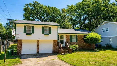 6320 Tall Chief Dr, North Little Rock, AR 72116