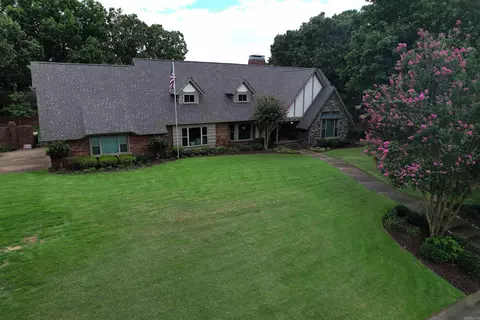 16 Heritage Park Cir, North Little Rock, AR 72116
