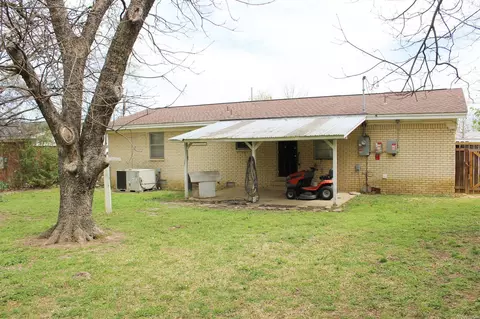 Exterior - 807 S S Spg, Searcy, AR 72143 photo 6 of 7