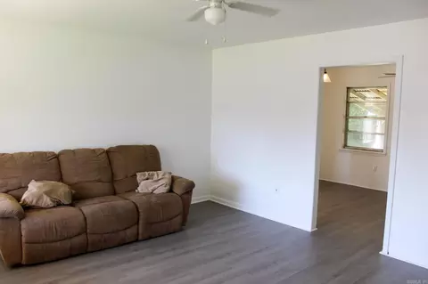 Living - 807 S S Spg, Searcy, AR 72143 photo 1 of 1