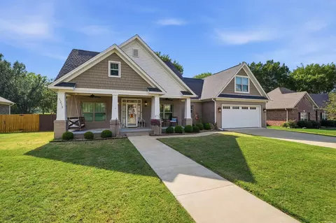 Exterior - 1213 Bent Tree Ln, Searcy, AR 72143 photo 2 of 11
