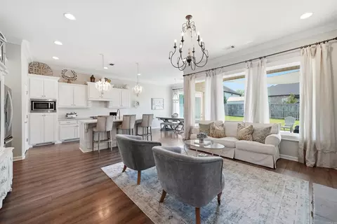 Living - 5709 Red Leaf Dr, Benton, AR 72019 photo 1 of 5