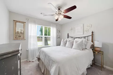 Bedroom - 5709 Red Leaf Dr, Benton, AR 72019 photo 1 of 9