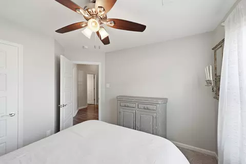 Bedroom - 5709 Red Leaf Dr, Benton, AR 72019 photo 2 of 9