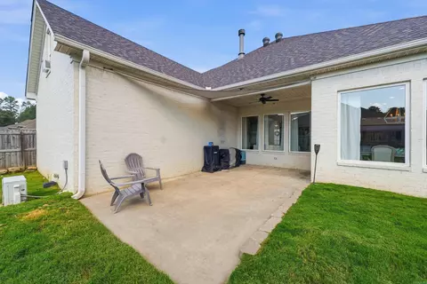 Exterior - 5709 Red Leaf Dr, Benton, AR 72019 photo 5 of 8