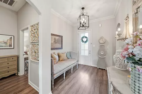 Entry Way - 5709 Red Leaf Dr, Benton, AR 72019 photo 4 of 8