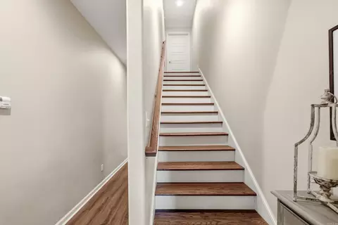 Entry Way - 5709 Red Leaf Dr, Benton, AR 72019 photo 6 of 8