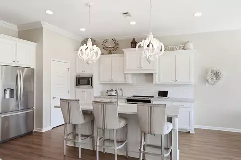 Kitchen - 5709 Red Leaf Dr, Benton, AR 72019 photo 2 of 7
