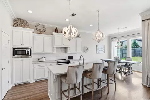 Kitchen - 5709 Red Leaf Dr, Benton, AR 72019 photo 1 of 7