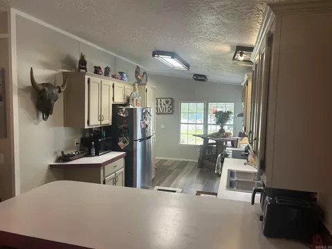 545 H St, Clinton, AR 72031 photo 4