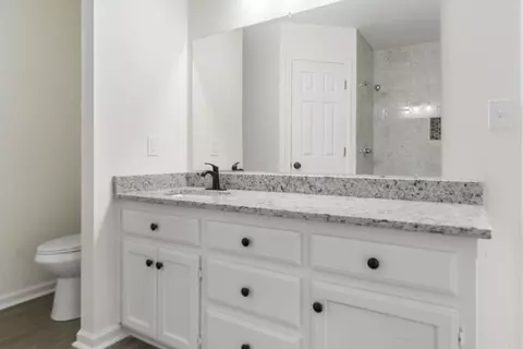Bath - 315 Lamplighter Dr, Haskell, AR 72015 photo 2 of 4