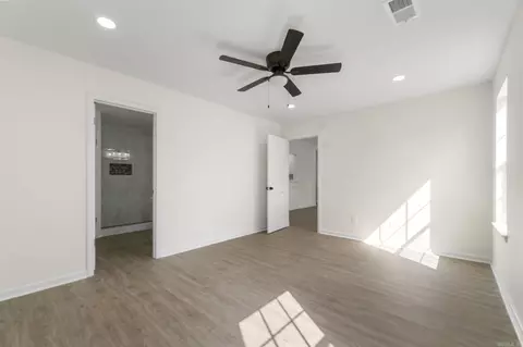 Bedroom - 315 Lamplighter Dr, Haskell, AR 72015 photo 3 of 10