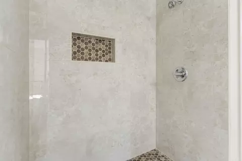 Bath - 315 Lamplighter Dr, Haskell, AR 72015 photo 3 of 4