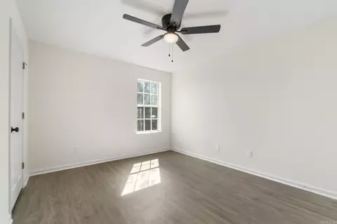Bedroom - 315 Lamplighter Dr, Haskell, AR 72015 photo 8 of 10