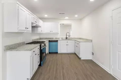 Kitchen - 315 Lamplighter Dr, Haskell, AR 72015 photo 1 of 3