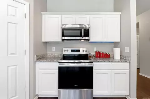 Kitchen - 1089 Meadows Edge Dr, Alexander, AR 72002 photo 1 of 3