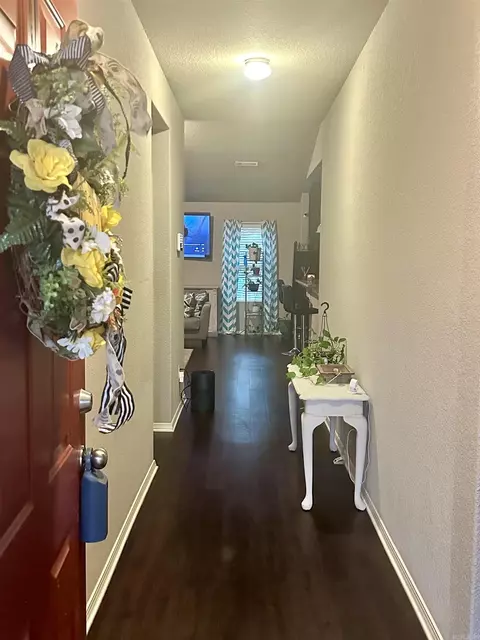 Entry Way - 1089 Meadows Edge Dr, Alexander, AR 72002 photo 2 of 4