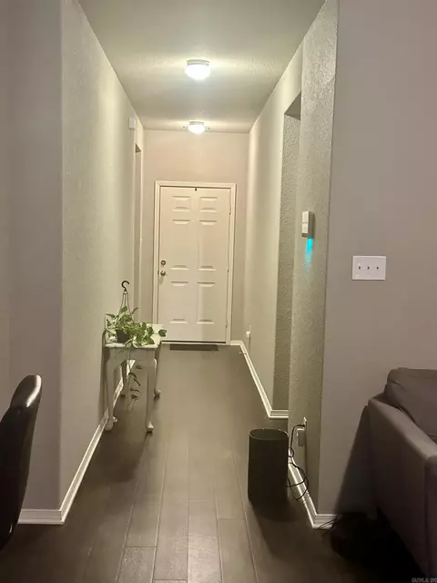 Entry Way - 1089 Meadows Edge Dr, Alexander, AR 72002 photo 3 of 4