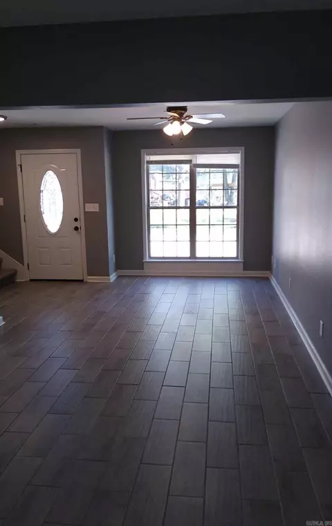 Living - 533 Grand Ave, Haskell, AR 72015 photo 2 of 2