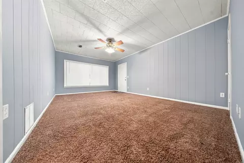 Living - 115 Crouch, Benton, AR 72019 photo 10 of 12