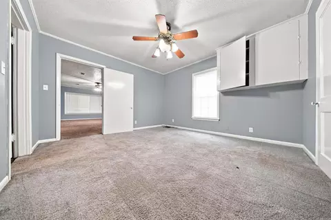 Living - 115 Crouch, Benton, AR 72019 photo 9 of 12