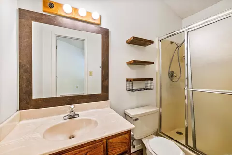 Bath - 8205 8219 Codie Ln, Benton, AR 72019 photo 4 of 6