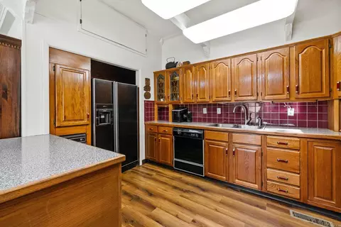 Kitchen - 8205 8219 Codie Ln, Benton, AR 72019 photo 3 of 5