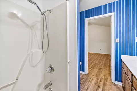 Bath - 8205 8219 Codie Ln, Benton, AR 72019 photo 6 of 6