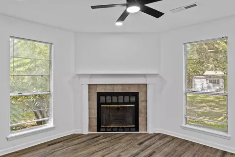 Living - 51 Wagner St, Bryant, AR 72022 photo 4 of 5