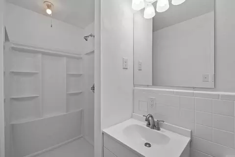 Bath - 51 Wagner St, Bryant, AR 72022 photo 1 of 2