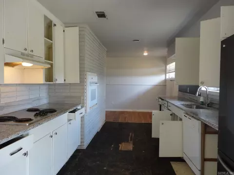 Kitchen - 2415 E Republican Rd, Cabot, AR 72023 photo 1 of 1