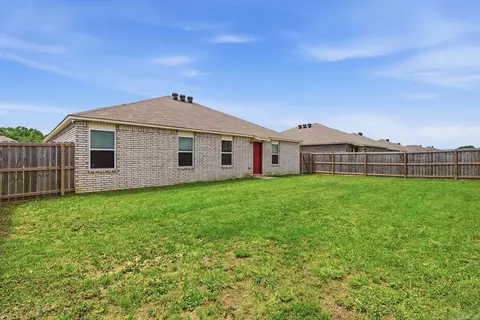 Exterior - 1110 Rockwell Dr, Conway, AR 72032 photo 4 of 6