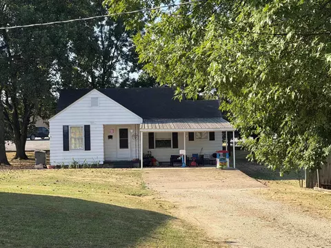 1100 W 1102 W Main St, Paragould, AR 72450