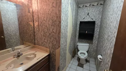 Bath - 67 Pinter Ln, Morrilton, AR 72110 photo 1 of 2