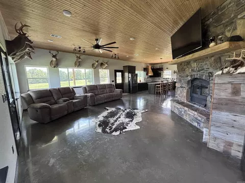 Living - 2494 Ember Rd, Lamar, AR 72846 photo 3 of 3