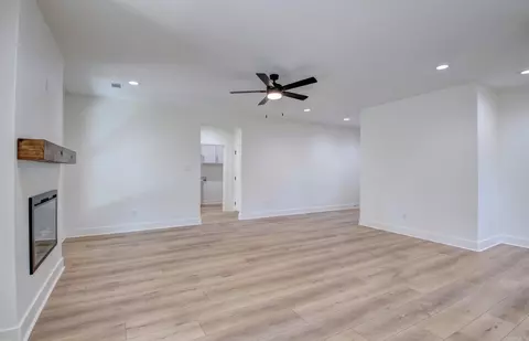 Living - 215 Apollo Way, Benton, AR 72015 photo 4 of 6