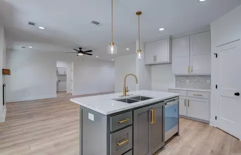 Kitchen - 215 Apollo Way, Benton, AR 72015 photo 5 of 7