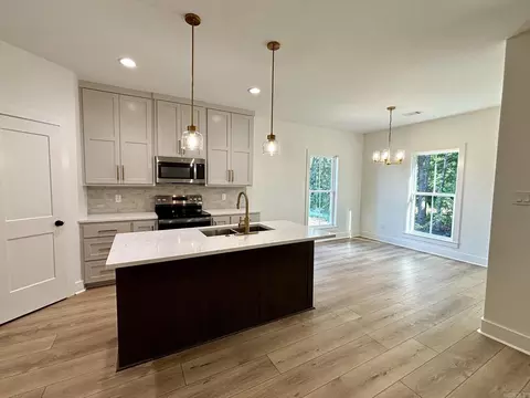 Kitchen - 215 Apollo Way, Benton, AR 72015 photo 2 of 2