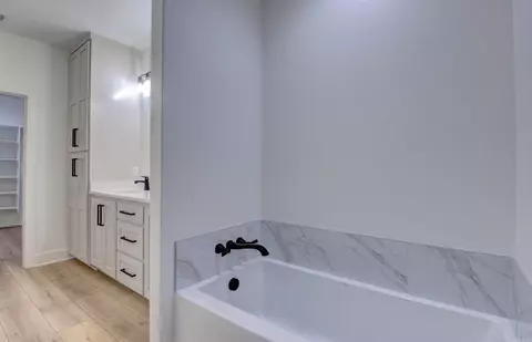 Bath - 215 Apollo Way, Benton, AR 72015 photo 4 of 4