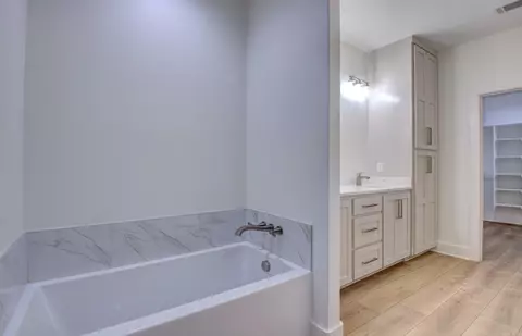 Bath - 217 Apollo Way, Benton, AR 72015 photo 5 of 5
