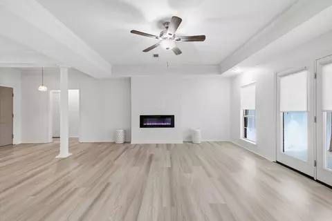 Living - 431 Bernard Dr, Conway, AR 72032 photo 2 of 6