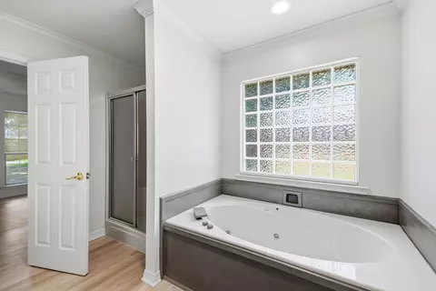 Bath - 431 Bernard Dr, Conway, AR 72032 photo 2 of 3