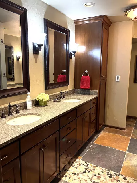 Bath - 138 Silver Point Dr #14 D, Mount Ida, AR 71957 photo 1 of 8