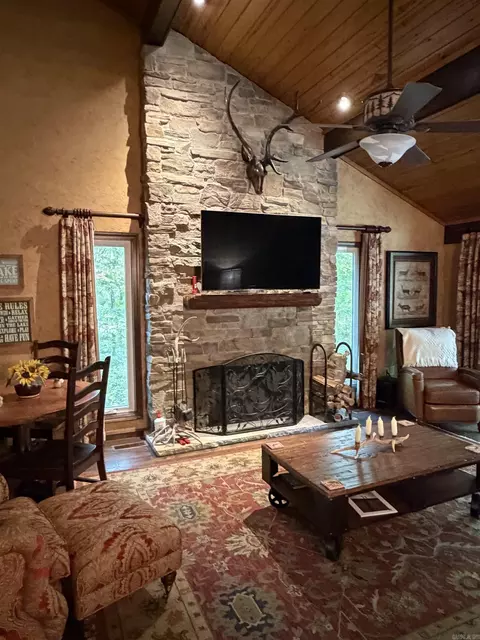 Living - 138 Silver Point Dr #14 D, Mount Ida, AR 71957 photo 2 of 9