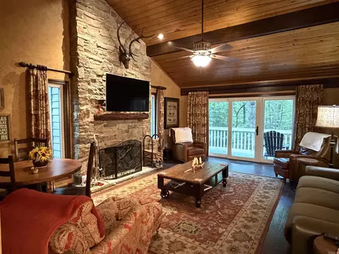 Living - 138 Silver Point Dr #14 D, Mount Ida, AR 71957 photo 1 of 9