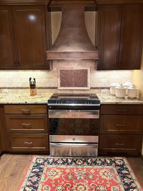 Kitchen - 138 Silver Point Dr #14 D, Mount Ida, AR 71957 photo 3 of 5